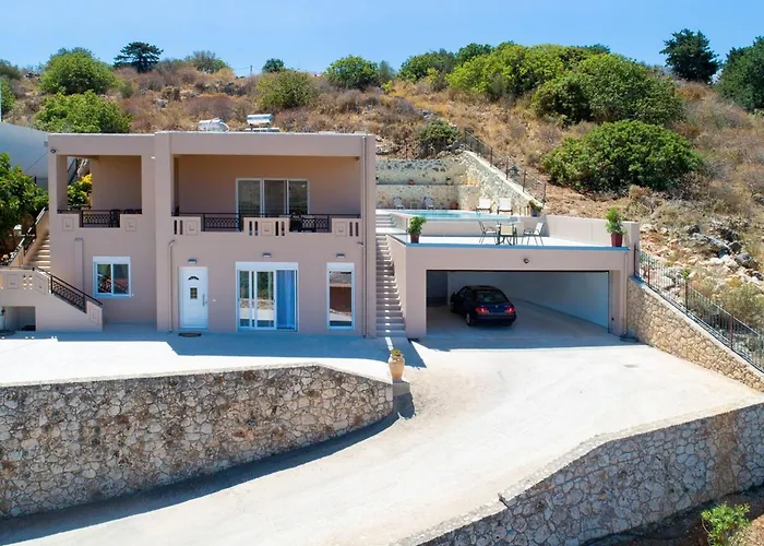 Iconic Villa With Private Pool And Sea View